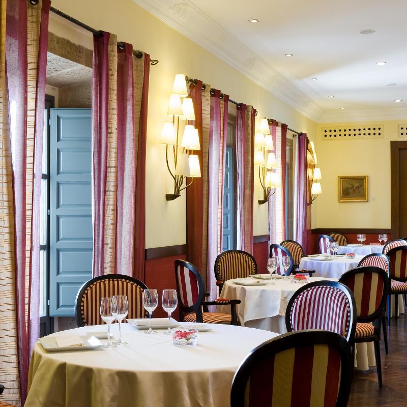 Palacio de Aviles Affiliated By Melia Exterior foto Restaurant
