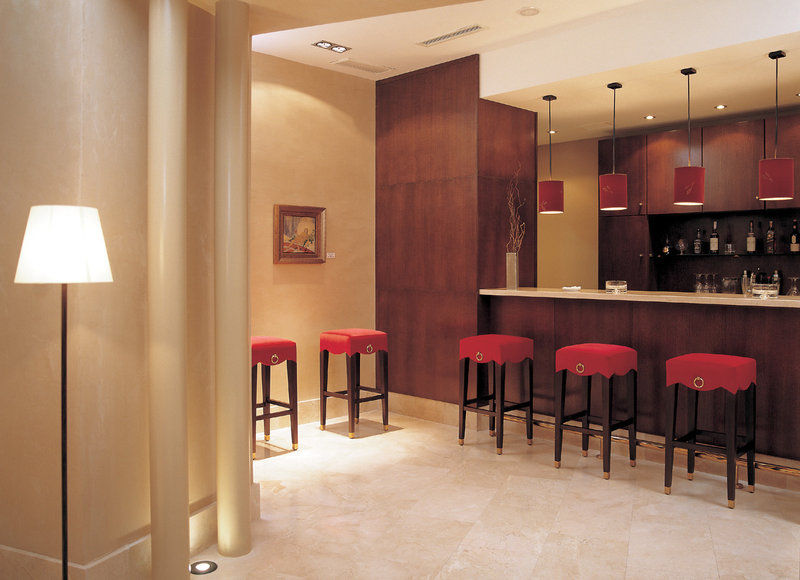 Palacio de Aviles Affiliated By Melia Restaurante foto A wet bar